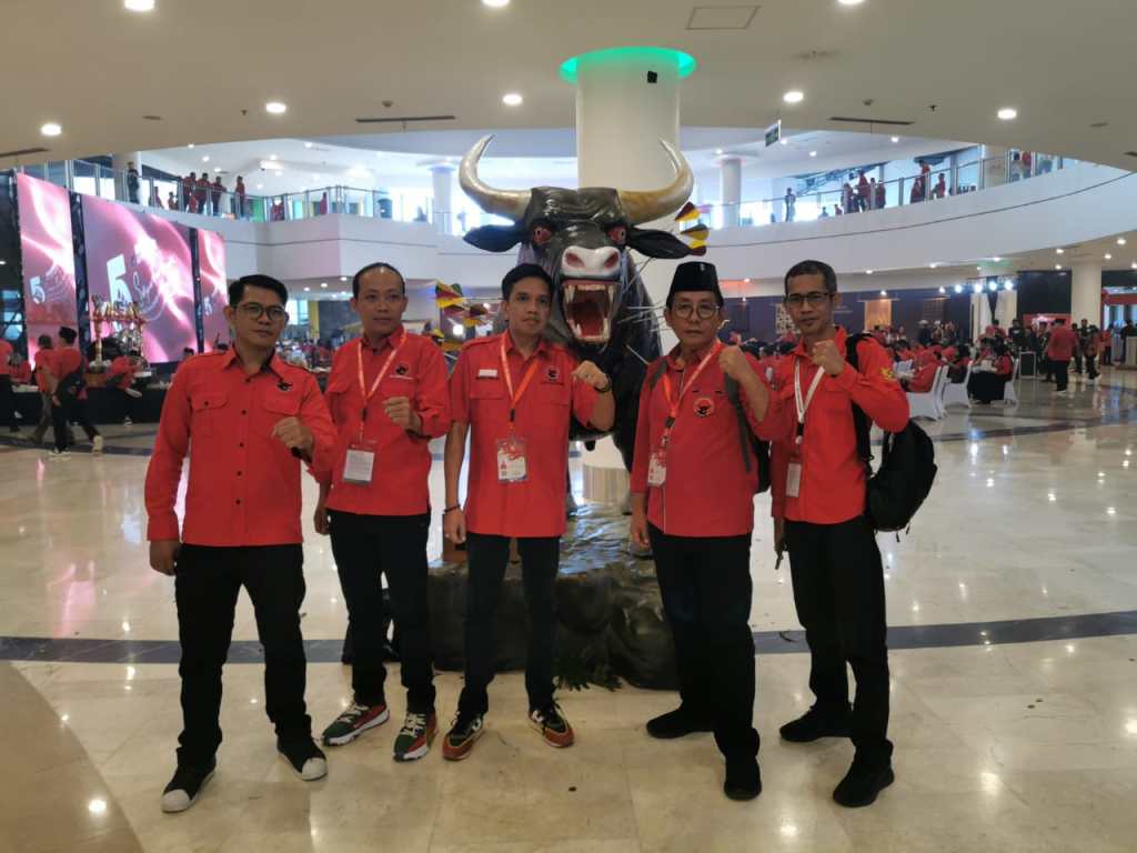 Api Abadi Hingga Patung ‘Banteng Tegar Walau Dipanah’ Sambut Ribuan Kader PDI Perjuangan di Arena Rakernas&nbsp;V