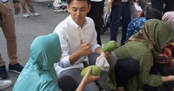 Bilal Insan Priatna Kembali Blusukkan Temui Masyarakat di Pasar Kaget&nbsp;Leuwigajah