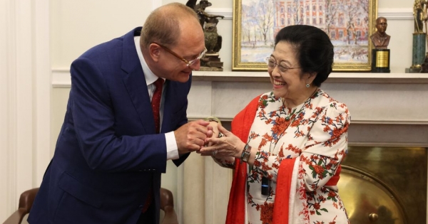Awali Kunjungan Kerja di Rusia, Megawati Tiba di St.Petersburg University Disambut&nbsp;Rektor