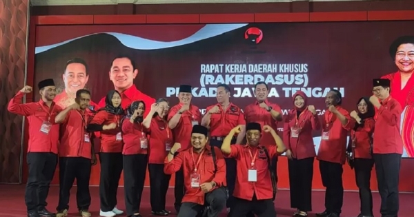 Calon Bupati Rembang Vivit Dinarini Resmi Jadi Kader PDI&nbsp;Perjuangan